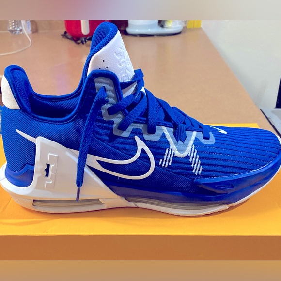 NIKE LEBRON WITNESS VI TB - Picture 3 of 5